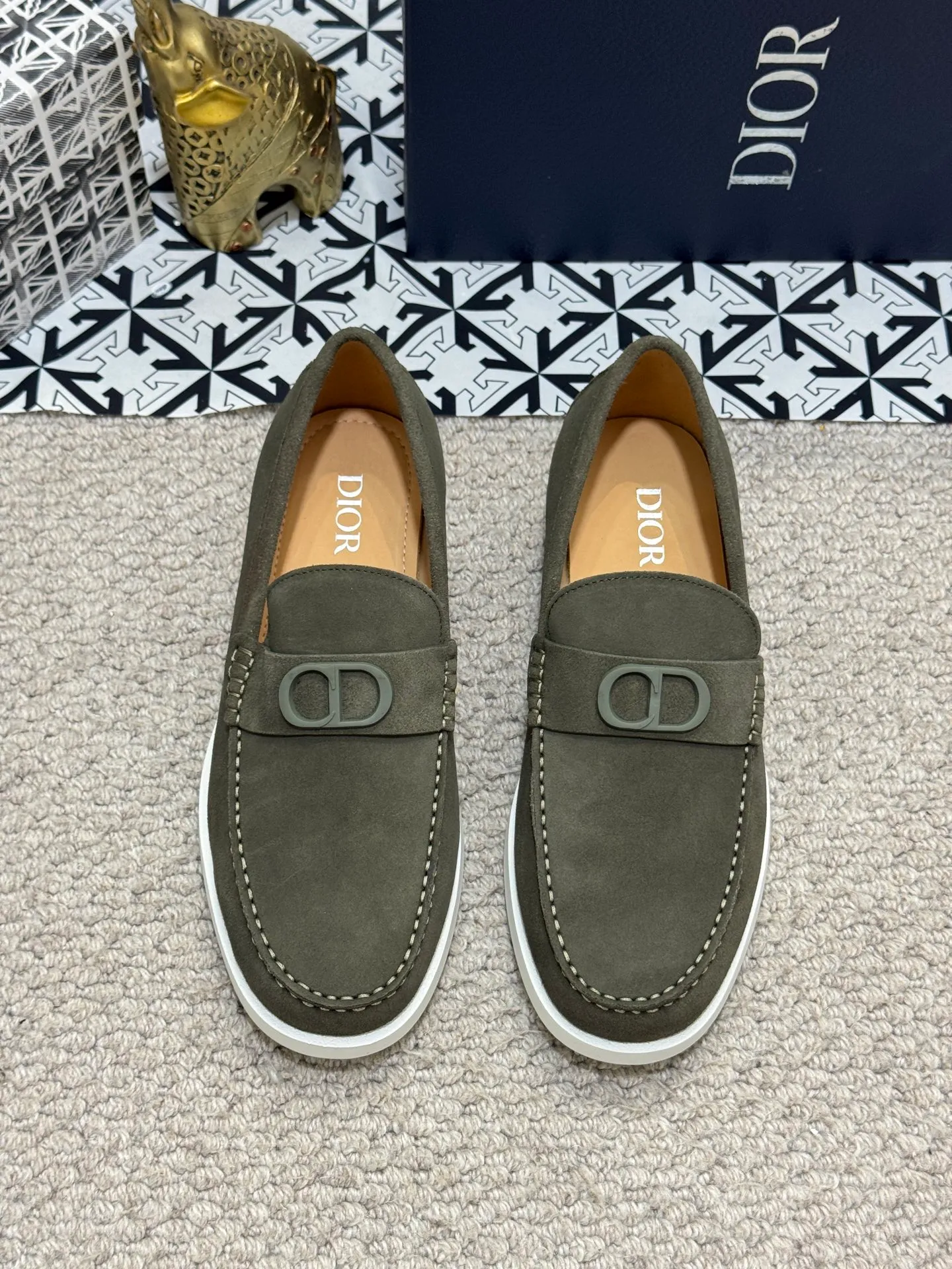 Men's men's shoes 💰480 [New style] 🍺🍺Dior men's casual shoes - a high version of the original one-to-one replica. It is a casual dress shoe. Crafted from luxuriously soft navy suede❤️‍🔥Cow leather lining💘Oblique printed panels on the upper. The lightweight white rubber sole adds sophistication, with an Oblique pattern engraved on the outsole and branding on the back. Size: 38-44 (45, 46 customized
